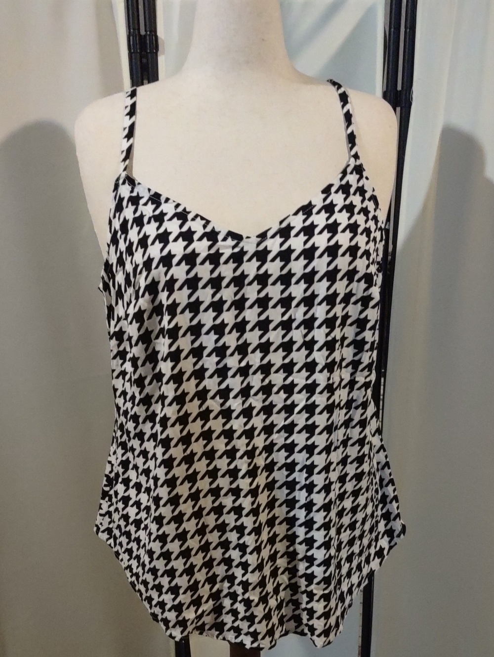 torrid Black & White Houndstooth Cami Sz 2x